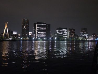 夜の隅田川